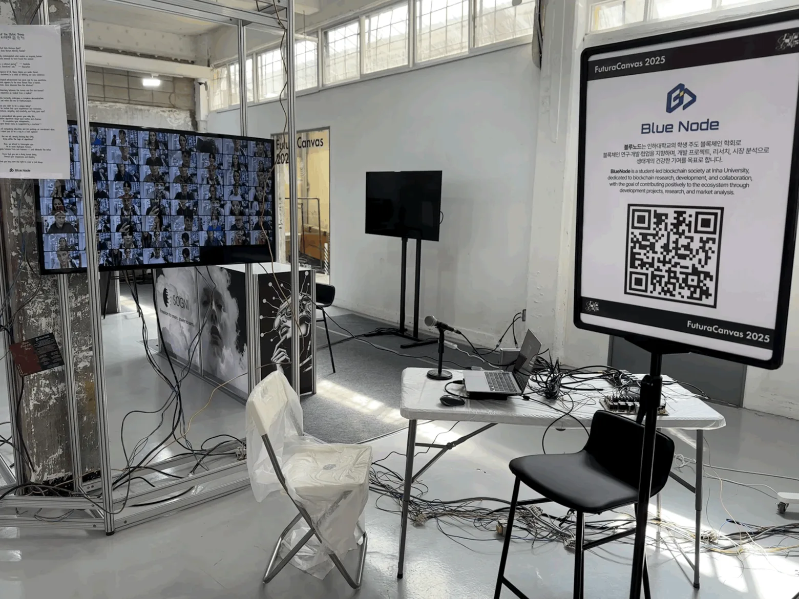 FuturaCanvas Booth Pic